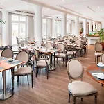 Otel D'el Rey Marriott Golf &